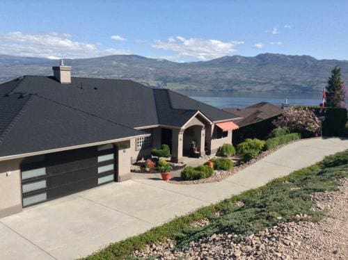 A Lakeview Heights Over Looking Okanagan Lake